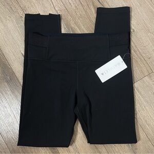 Athleta NWT Black Athletic Leggings SZ Large Work out / Athleisure Pants